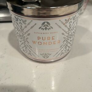 Bath & Body Works Pure Wonder Candle - Silver and White